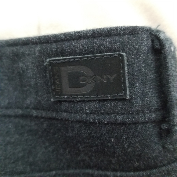 DNKY Jean's Women's Size 4 - Picture 3 of 9